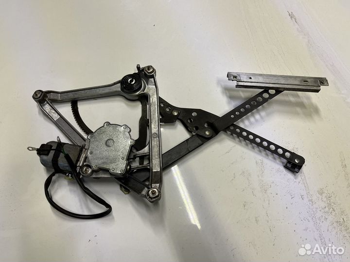 Стеклоподьемник перед право Mercedes W126