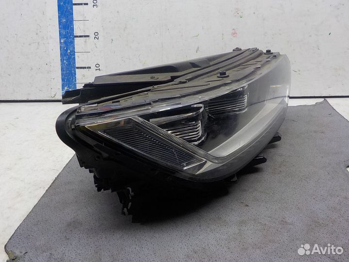 Фара правая Volkswagen Passat