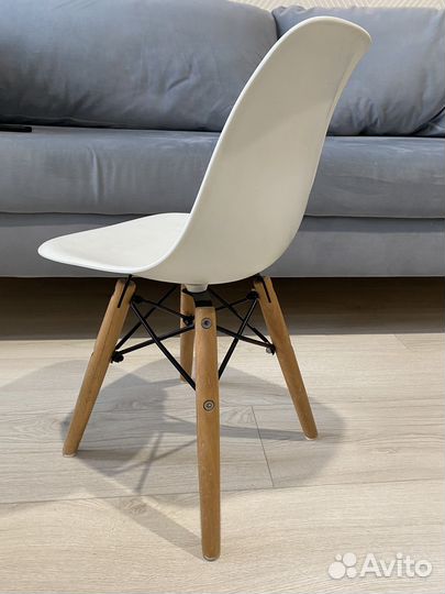 Детский белый стул Eames DSW как новый