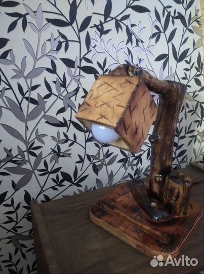 Светильник из дерева с органайзером