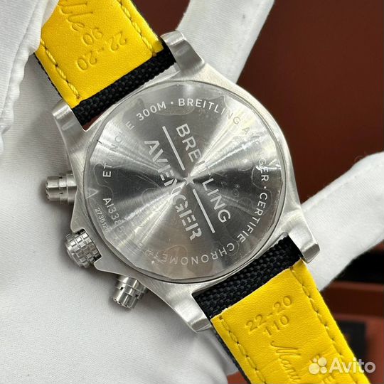 Часы Breitling Avenger