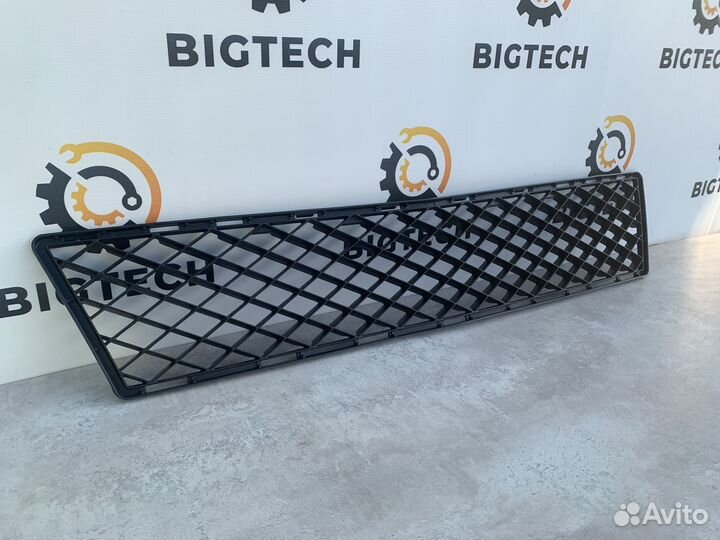 Решетка переднего бампера Mercedes GLK A2048851723