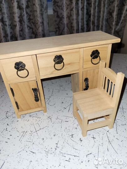 Шкатулка в форме стола