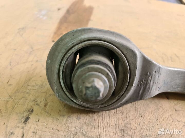 Рычаг передний продольный правый Mercedes W211