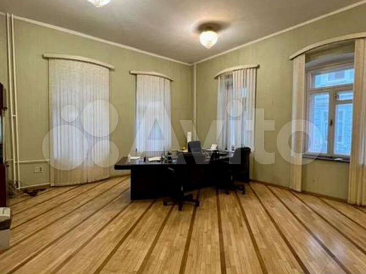 Здание, 1340 м²