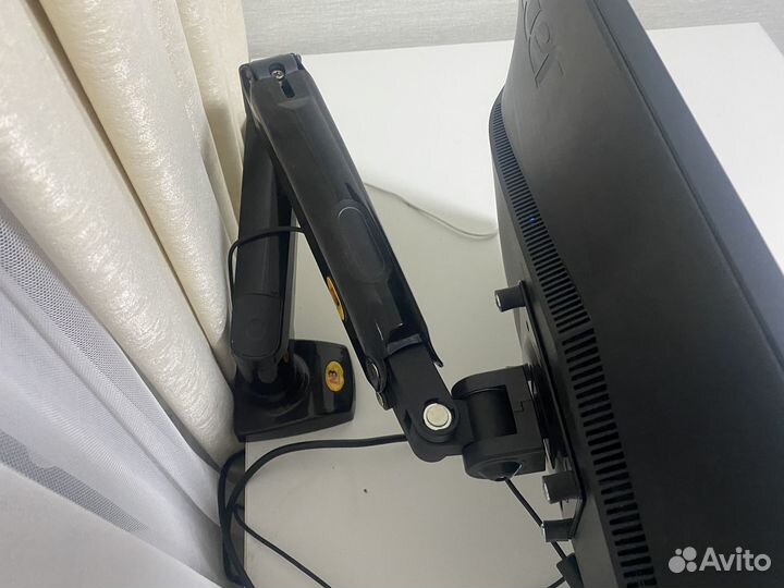 Игровой монитор 75hz с кронштейном