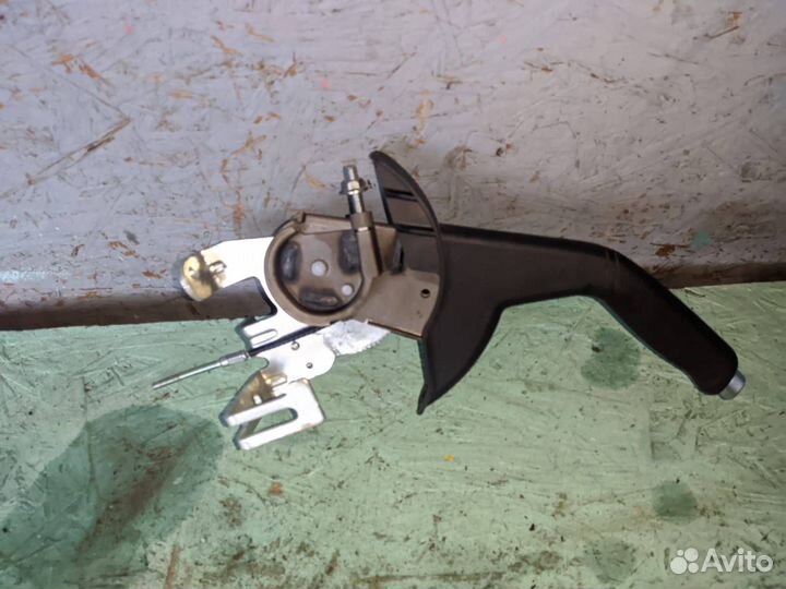 Рычаг стояночного (ручного) тормоза Hyundai Solari