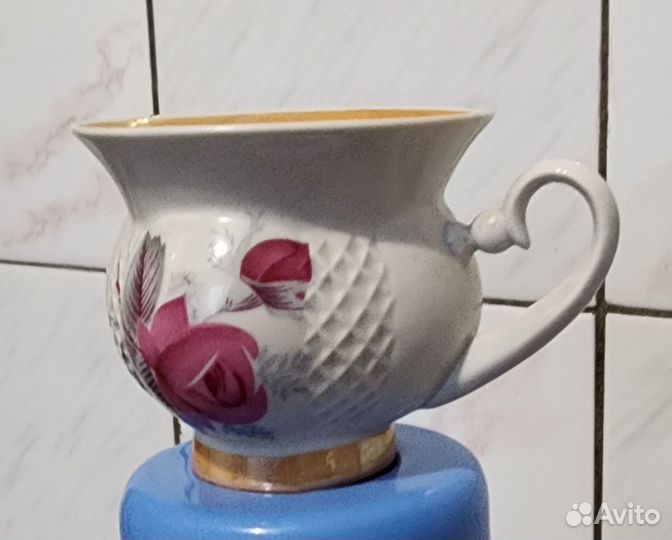 Фарфоровая чашка