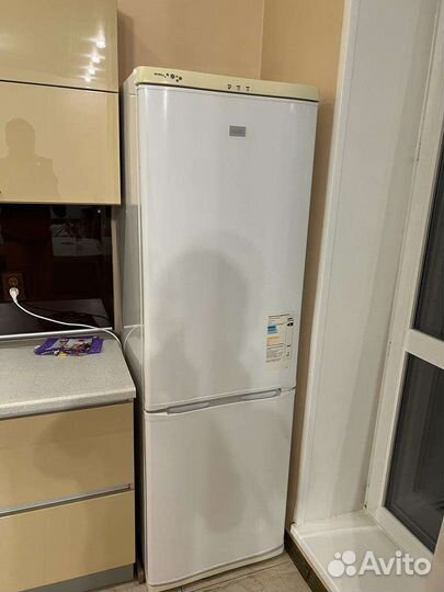 Холодильник бу zanussi