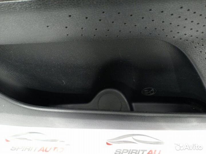 Обшивка двери передняя левая Kia Cerato 4