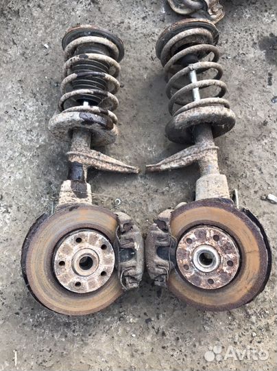 Audi 100, стойки в сборе