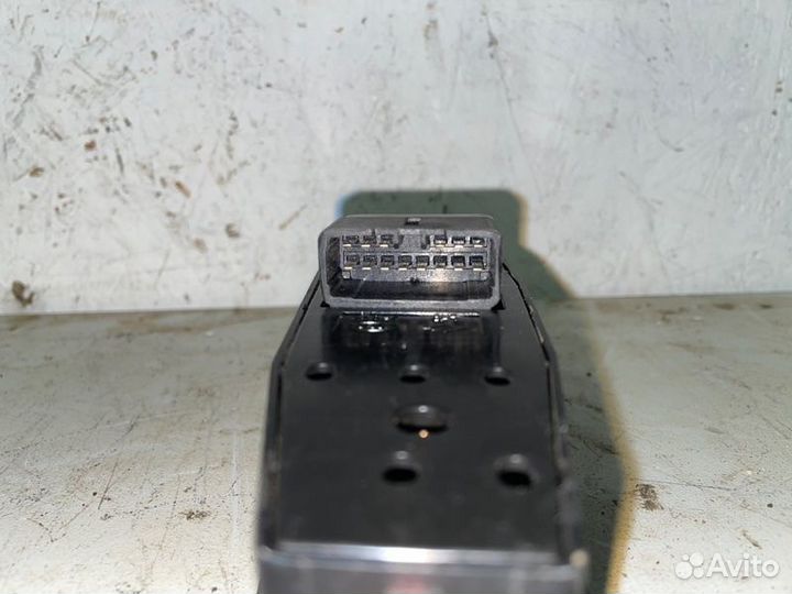 Блок управления стеклоподъемниками Kia Spectra