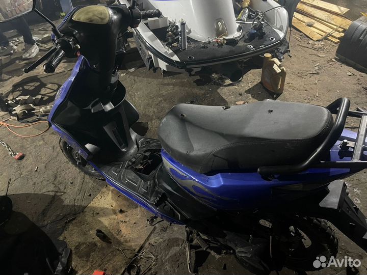 Скутер vento Corsa