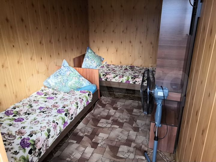 Комната 12 м² в 9-к., 1/1 эт.