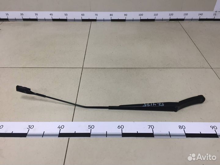 Поводок стеклоочистителя передний правый Skoda Oct