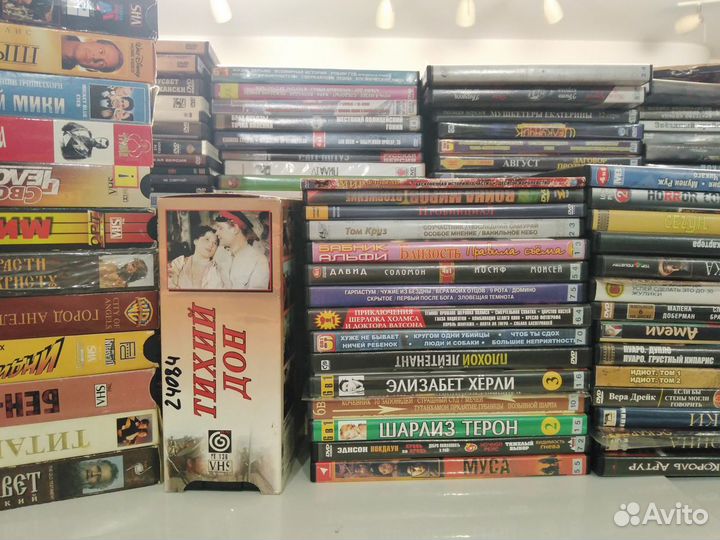 Видеокассеты в ассортименте