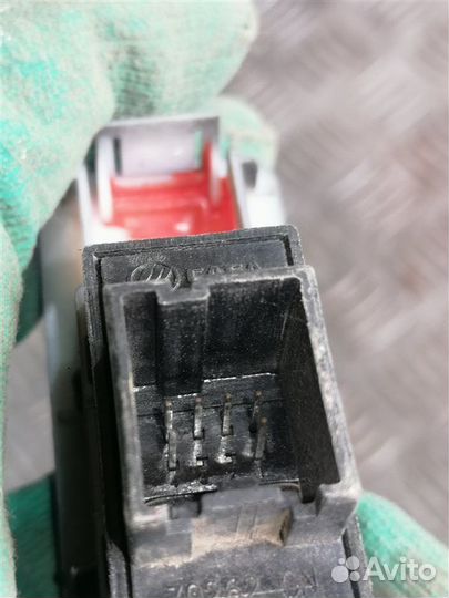 Кнопка стеклоподъемника задняя правая Lifan X60