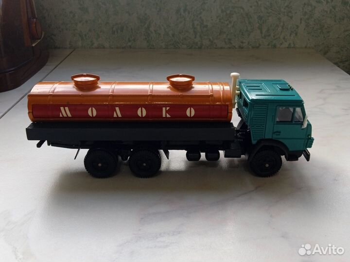 Модель камаз молоковоз 53212. Производство СССР