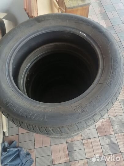 Winter Tact WT 90 215/60 R17 96H