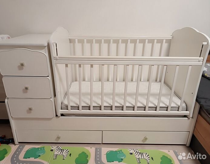 Детская кроватка трансформер с маятником