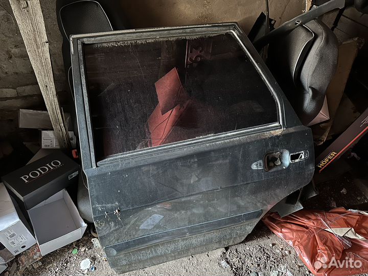 Задняя левая дверь ваз 2114