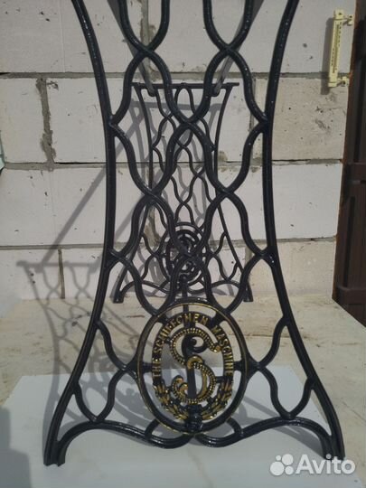 Чугунная станина от швейной машинки