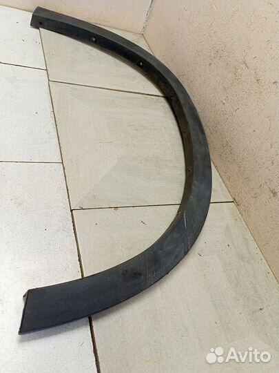 Накладка переднего крыла правого
