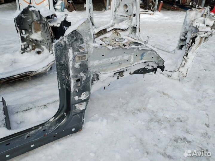 Б/У Лонжерон передний правый 646022P500, 645022