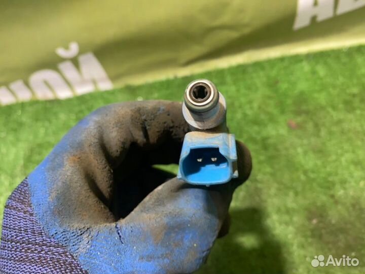 Форсунка топливная Toyota Yaris 1SZ-FE 2003