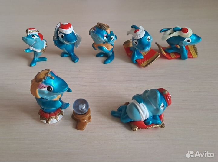 Игрушки из киндера акулы