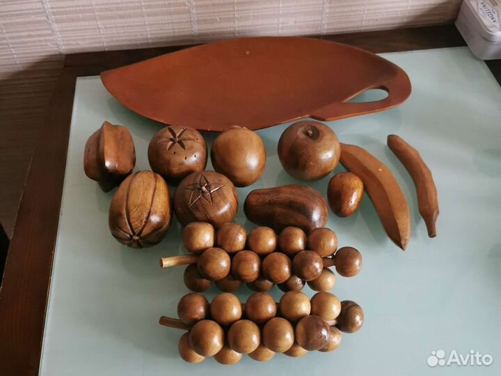 Фрукты на подносе