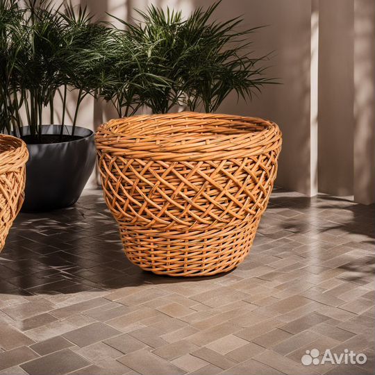 Плетеное кашпо для цветов