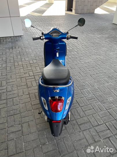 Скутер Vespa Primavera, 2023