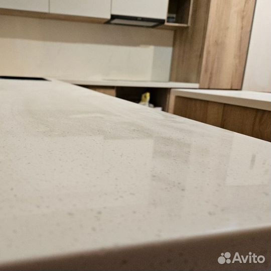 Столешница из камня кварцевый агломерат