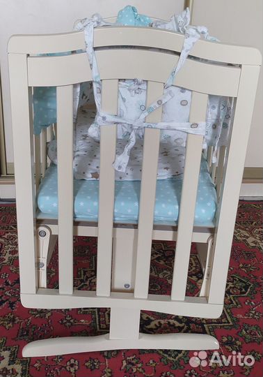 Детская кроватка-люлька с маятником Гандылян