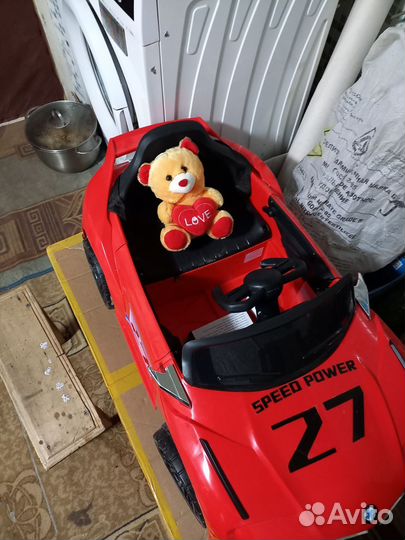 Детский электромобиль