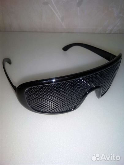 Перфорационные очки для коррекции зрения