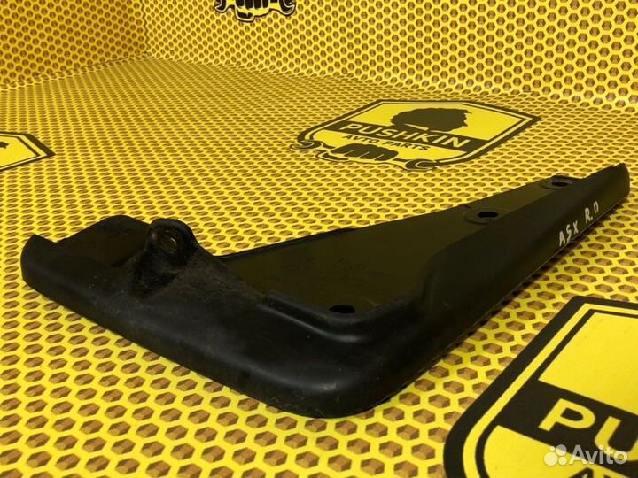 Брызговик передний правый Mitsubishi Asx GA 4A92