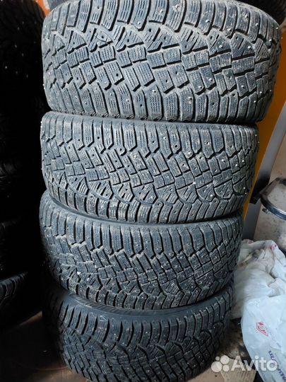 Continental IceContact 2 215/50 R17