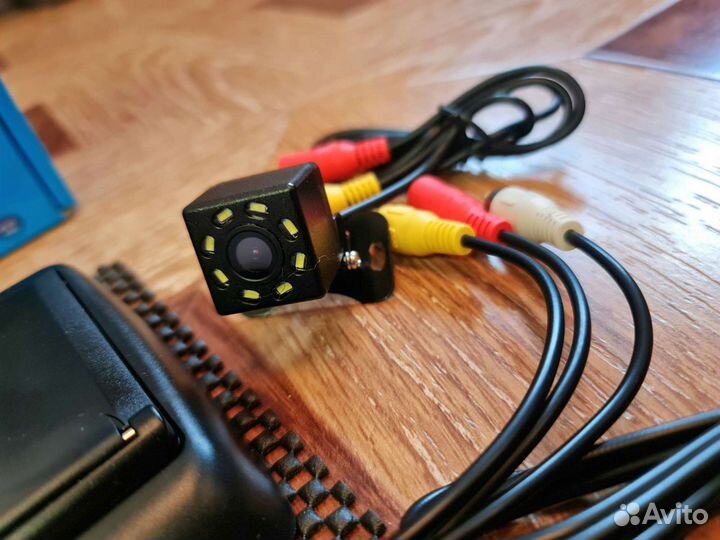 Беспроводная камера заднего вида с экраном