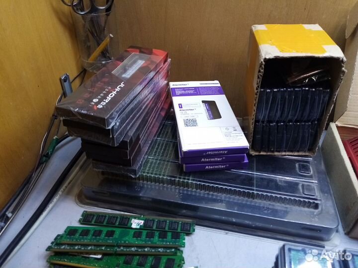 Оперативная память в ассортименте ddr2 ddr3 ddr4