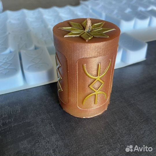 Молд с русскими рунами