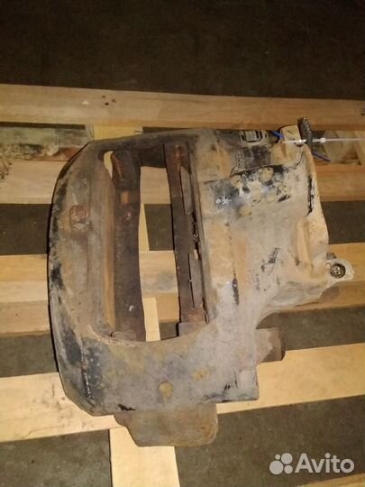 Суппорт тормозной левый 22.5'' (MAN) 81508046509