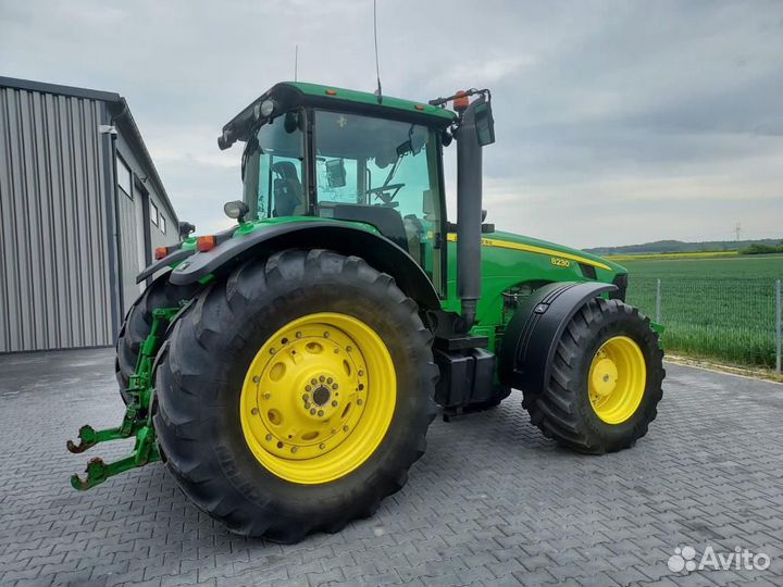 Трактор John Deere 8230, 2010