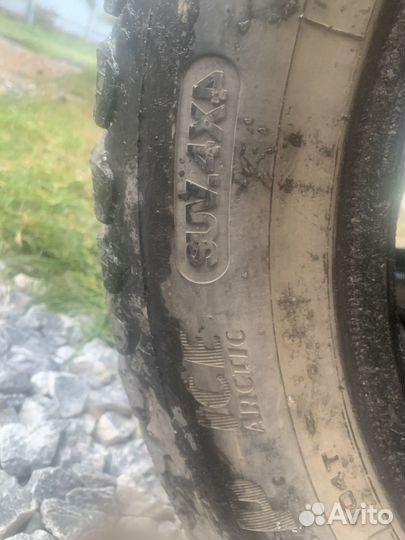 Goodyear UltraGrip Ice Arctic SUV 225/60 R18 104T