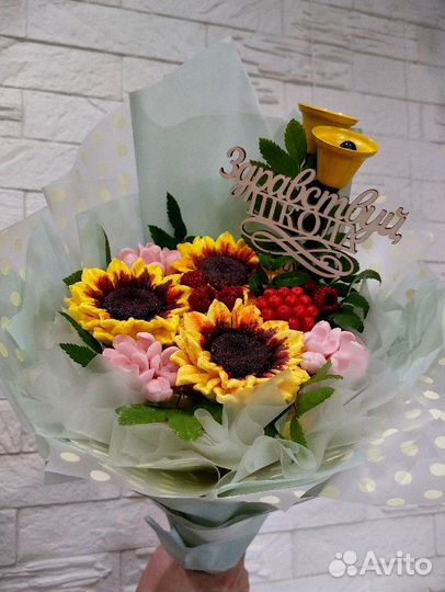 Букет из суфле и мармелада на 1 сентября