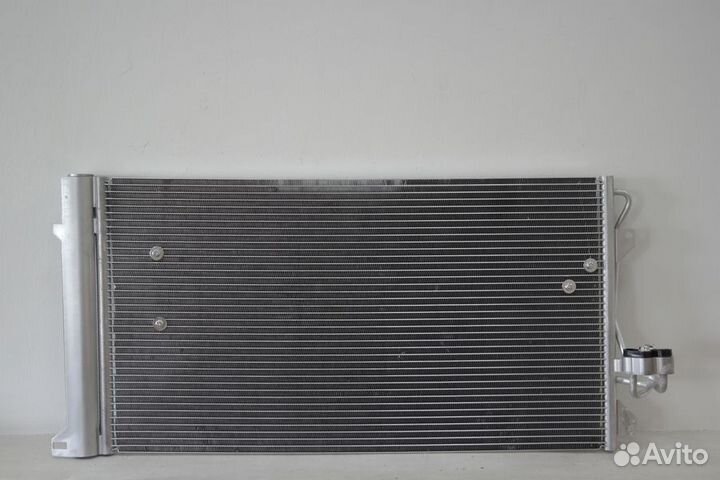 Радиатор кондиционера Ауди Q7 03-10