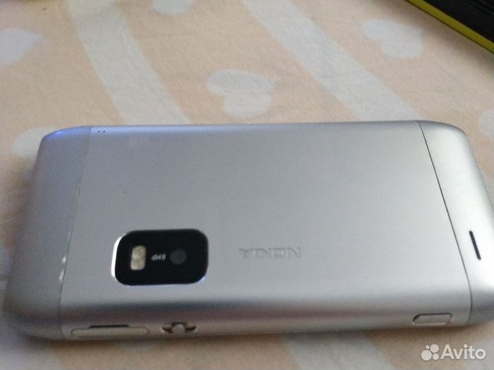 Nokia E7
