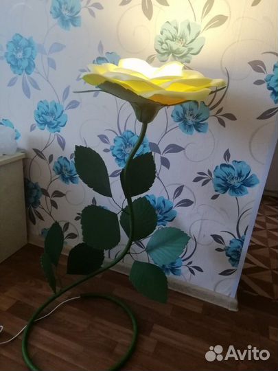 Роза светильник, торшер, ночник из изолона. высота