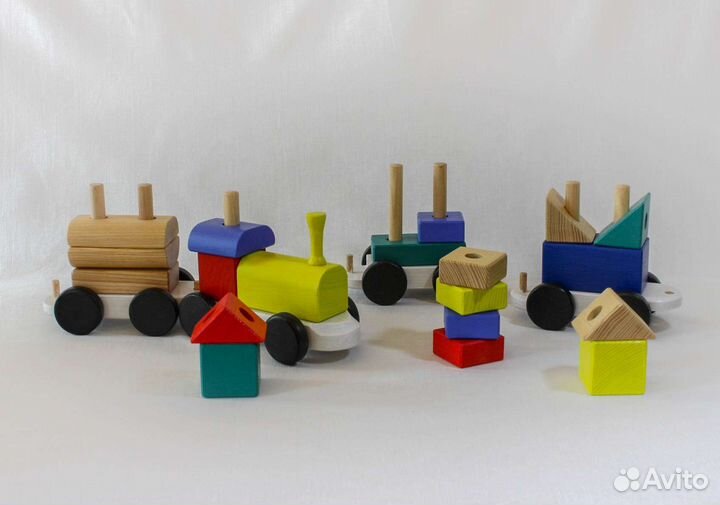 Паровозик деревянный